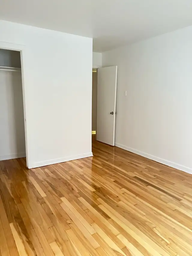 2 Bedrooms | 1 Bathroom || NDG in Other in City of Montréal - Image 11