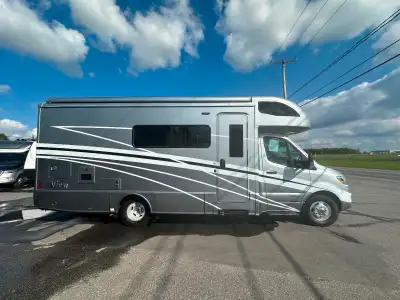 Vous cherchez un véhicule fiable économique de qualité et qui ne prend pas l’eau! Voici notre beau W...