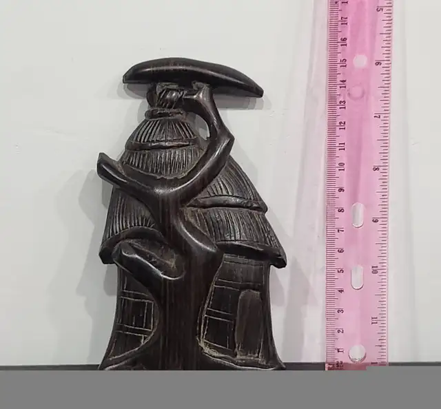 Wooden Carving Wall Hanging in Home Décor & Accents in Kitchener / Waterloo - Image 3