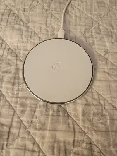 Adreama Fast Wireless Charging Pad & Fast Wall Charger - 15W, View more