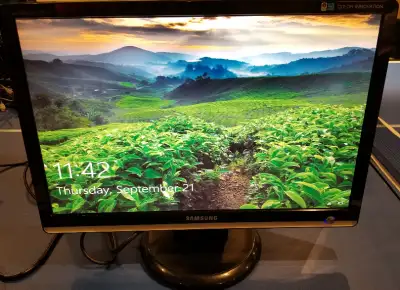 Samsung 226CW 22" Widescreen LCD Computer Monitor, View more