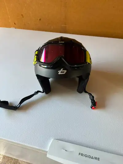 Bollé Ski Snowboarding Helmet Black Adjustable WITH anti-fog gog, View more