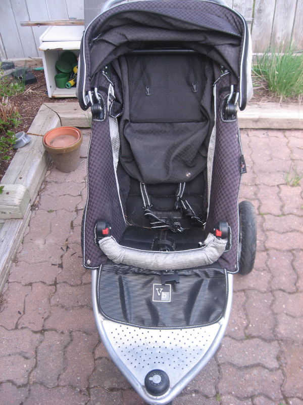 Valco Baby Stroller 'RunAbout' model in Strollers, Carriers & Car Seats in Banff / Canmore