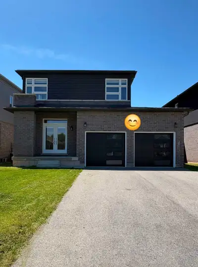 House available for rent in the Niagara Falls area, roughly 5-10 mins away from the Falls/ Clifton H...