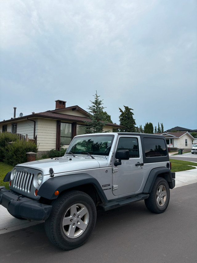 Jeep Wrangler 2011 in Cars & Trucks in Edmonton - Image 2
