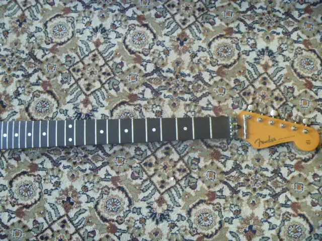 Manches Guitare Guitar necks Fender Kramer Ibanez in Guitars in Thetford Mines - Image 3