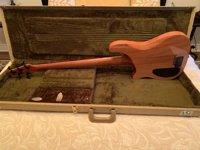 Carvin AC50 Koa 5 String Fretless Bass Guitar in Guitars in Oakville / Halton Region - Image 5