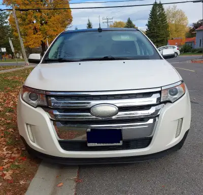 2013 Ford Edge 208000 kms SUV: 3.5L V6 engine with FWD This 2013 Ford Edge SEL FWD combines bold sty...