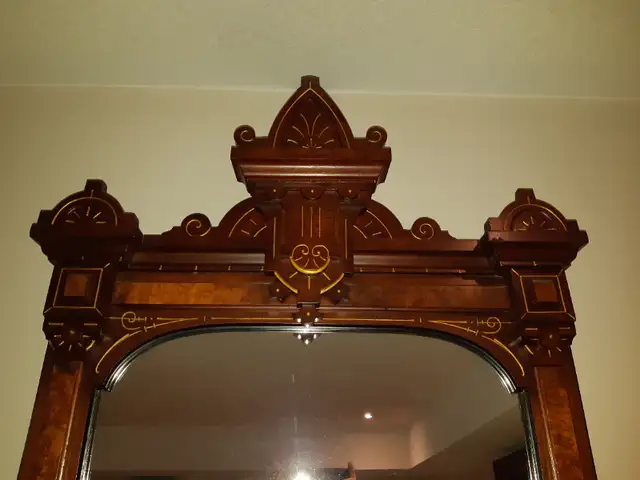 Victorian Eastlake Antique 1880’s Walnut Pier Mirror in Arts & Collectibles in Ottawa - Image 2