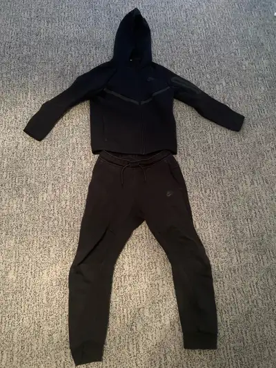 Nike tech fleece set includes pants and zip up!!, View more