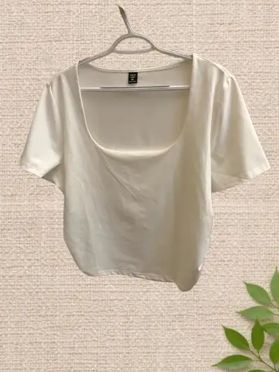 ✨ SHEIN Curve White Square‑Neck Top – 4XL ✨, View more