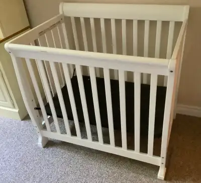 DaVinci Kalani 4-in-1 Convertible Mini Crib, View more