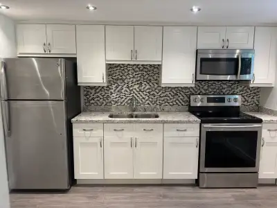 Features: Private Separate entrance. Beautiful kitchen with all stainless steel appliances. Laudry r...