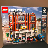 Lego Modular Buildings 10264 Corner Garage (Rare)