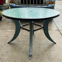 Round Outdoor Patio Table with Glass Top