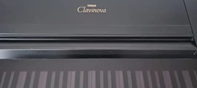 Piano électronique in Pianos & Keyboards in City of Montréal - Image 4