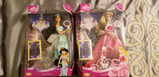 Disney Princess & Barbie Dolls in Arts & Collectibles in Markham / York Region - Image 2