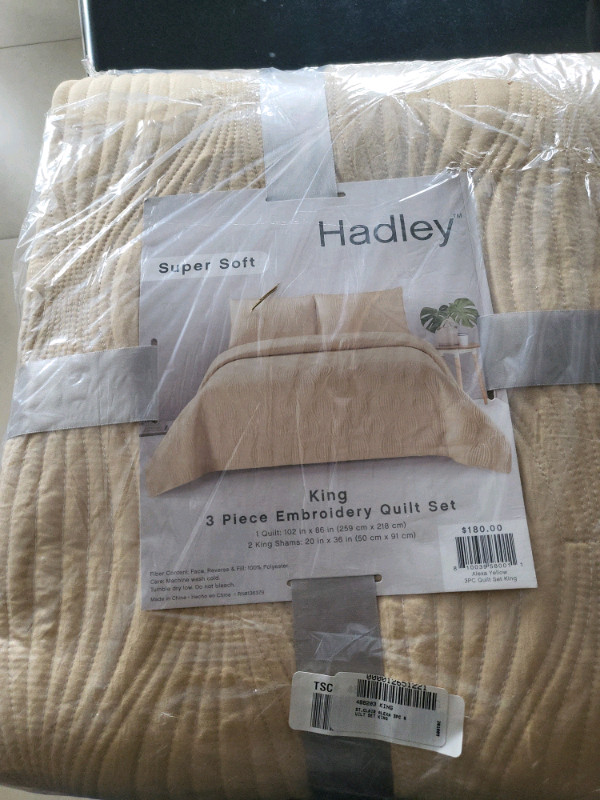 New in package Hadley 3 piece Embroidery quilt set KING SIZE in Bedding in Mississauga / Peel Region - Image 2