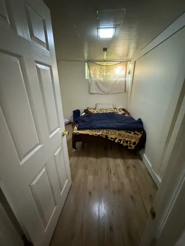 Room for rent63882289346561122