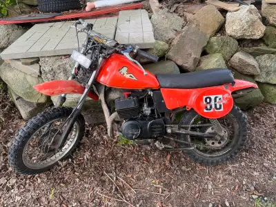 Vintage Suzuki DS50 two stroke dirt bike. Sick little mini bike but kids have out grown it. 5 speed...