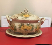 Tureen Vintage Hand Painted From Brazil Hold 12 cups Liquid
