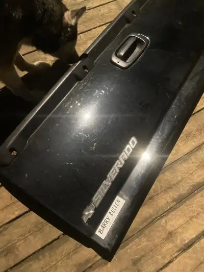 1999-2006 Silverado / sierra tailgate Very clean rust free gate Has been in our body shop stock / dr...