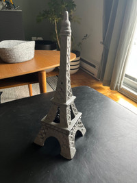 Tour Eiffel en métal décoratif 
