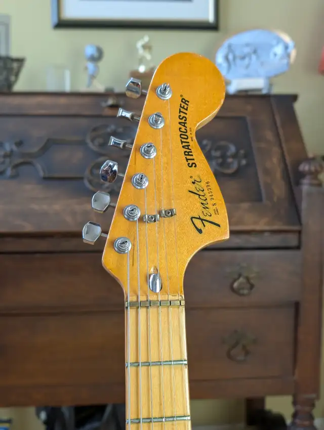 Fender Stratocaster 1979 Hardtail in Guitars in City of Montréal - Image 7