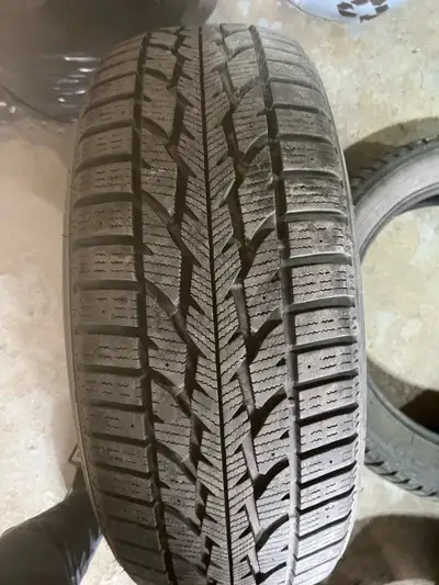2x Icecruiser 1 Rockblade 225/50R18 99H XL 7/32 uneven wear on the sides but still good 2x Firestone...