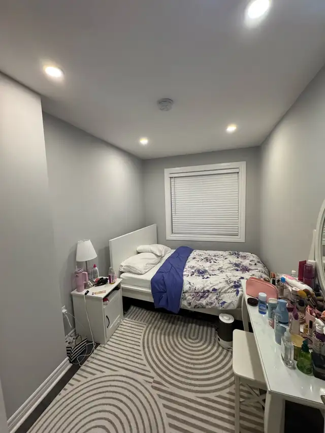 Private bedroom for rent in spacious apartment in Room Rentals & Roommates in City of Toronto - Image 3