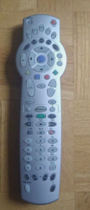 UEI Universal Remote Control 1056B01 TV DVD Audio Cable VCR in Video & TV Accessories in City of Montréal - Image 2