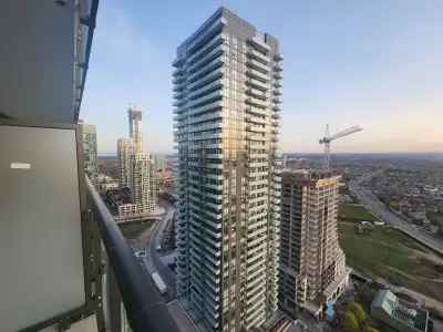 2 Bedroom Condo Mississauga Square 1