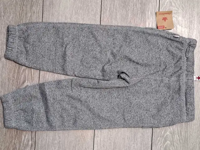 New Canadiana UNISEX TODDLER GRAY Jogger Pants; 4T in Kids & Youth in Calgary - Image 3