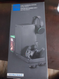 Xbox Series X 4 in 1 charging station. New in box!