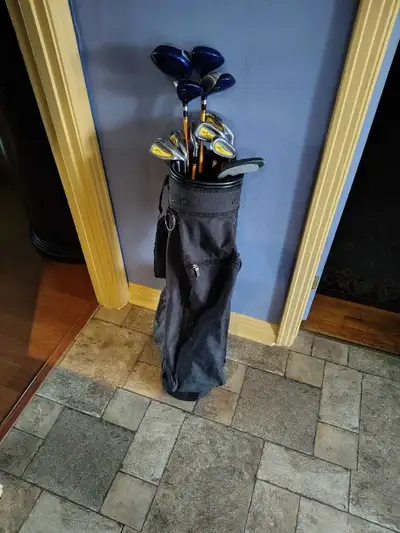 SAC DE GOLF POUR FEMME EN GRAPHITE $50.00, View more