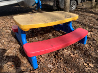 Little Tikes folding pick nick table