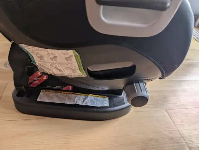 great car seat in Strollers, Carriers & Car Seats in London - Image 6