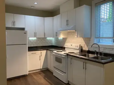 Two Bedroom 1 Bath - Clayton Heights - Cloverdale