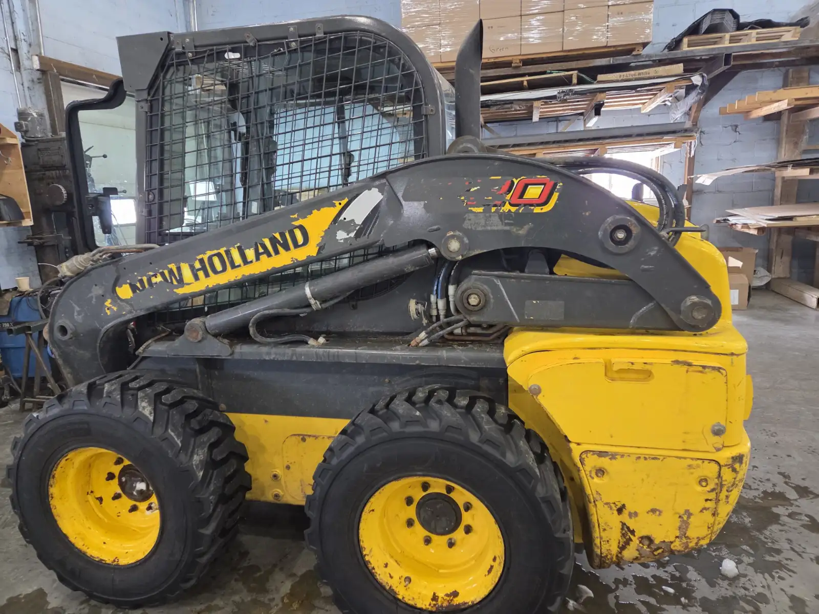 2011 New Holland L220