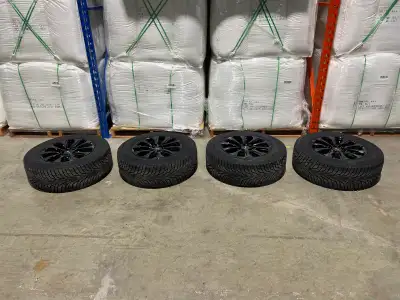 Pneus tires Neuve/new Hankook Winter I-cept iz3 x avec mag installé et balancé.
