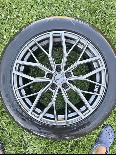 Set of Mercedes-Benz replica rims with winter tires Bridgestone Blizzak • Tire size: 255/50R19 • Tre...