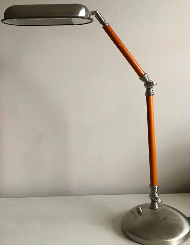 Vintage OttLite Preston Desk Lamp in Indoor Lighting & Fans in City of Toronto - Image 2