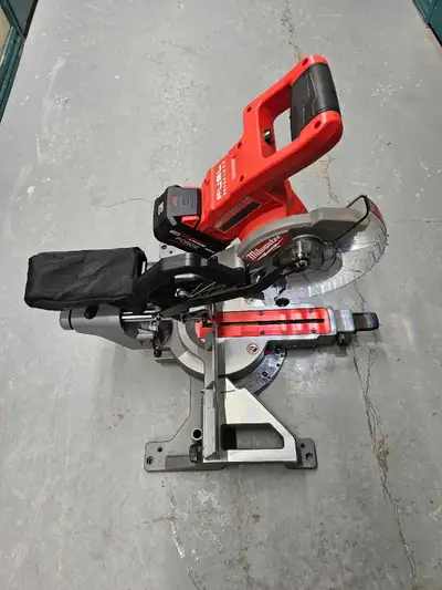 Milwaukee M18 Fuel 7-1/4" Mitre saw with 6.0 Forge battery, View more