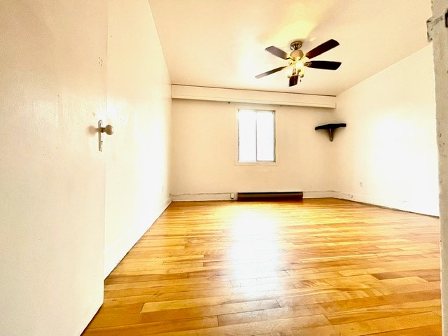 One rooms in a shared 6 ½ unit near Metros available now — photo 1
