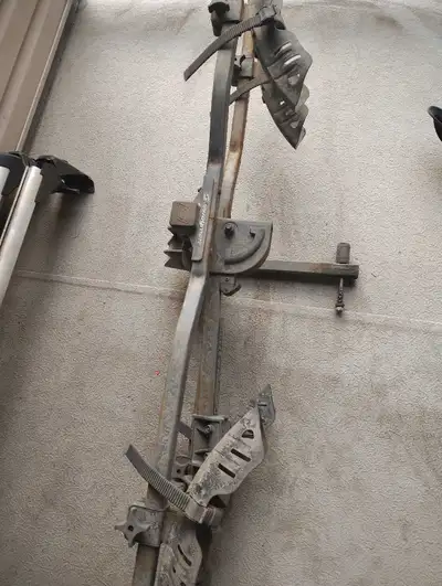 swagman G10 bike carrier 1.25" with a 2" adapter, View more