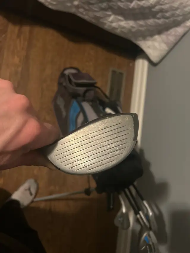 Used children set left handed golf clubs in Golf in Owen Sound - Image 3