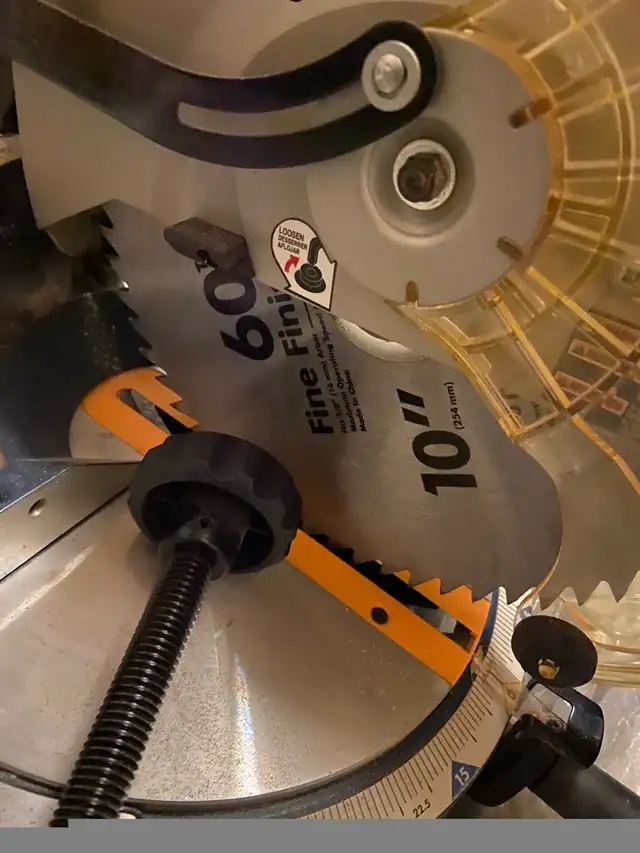 Ryobi 10” compound mitre saw in Power Tools in Oshawa / Durham Region - Image 5