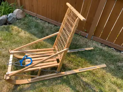 Wooden foldable kick sled for dogs. Made of 100% Maple. Integrated claw brake. Can be used with out...