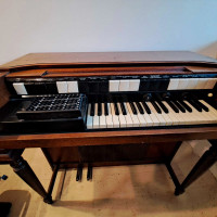 Hammond chord organ - working