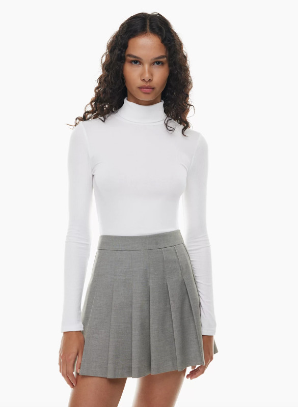 BRAND NEW Aritzia Turtleneck - Size 2XS in Women's - Other in Calgary - Image 3